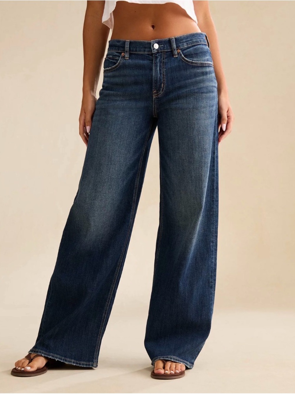American Eagle Outfitters Wide Leg Jeans - Medium Blue Wash low rise